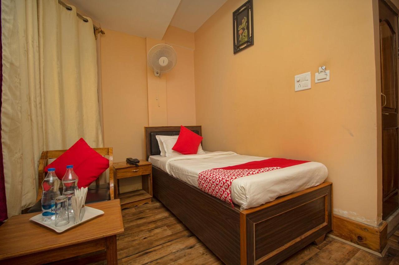 Oyo 23409 Lama Dhim Hotel กาลิมปง ห้อง รูปภาพ