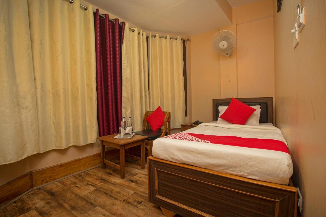 Oyo 23409 Lama Dhim Hotel กาลิมปง ภายนอก รูปภาพ